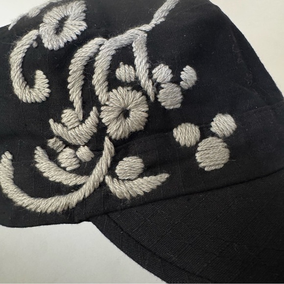 Disneyland Disney Resort Mickey Mouse Y2K hat O/S black white logo embroidered - Picture 6 of 8